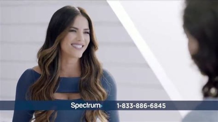 Discover The Impact Of Spectrum Mobile Commercial Actresses: Unveiling Brand Secrets