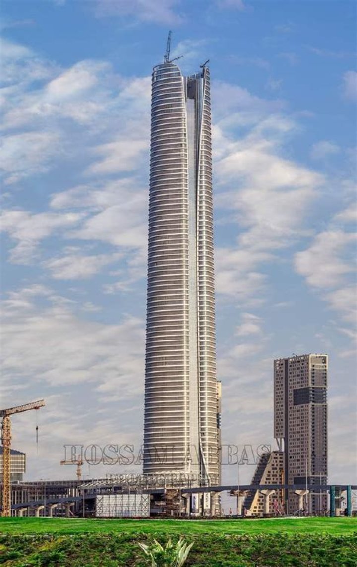 Uncover Kelsey Grammer's Towering Height