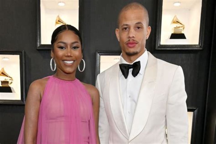 Uncover The Secrets Of Muni Long's Marriage: Love, Support, And Inspiration