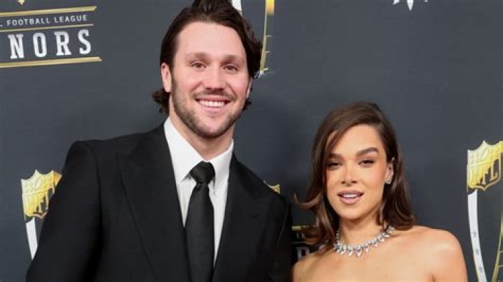 Unveiling Hailee Steinfeld's Net Worth: Unlocking Financial Success