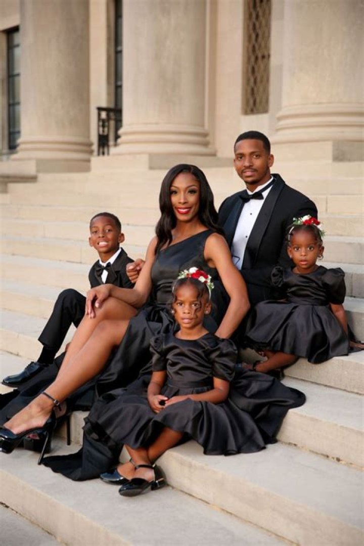 Unveiling The Timeless Elegance Of Black And Gold Family Photoshoots